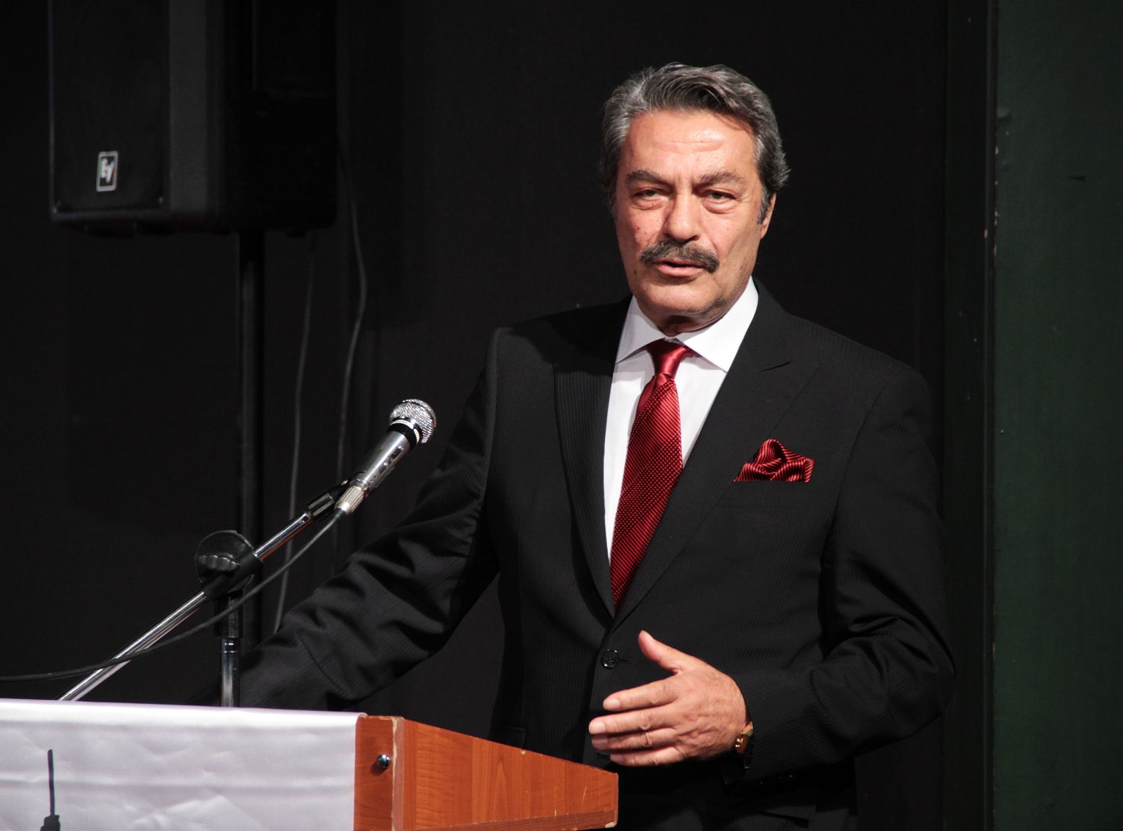 Kadir İnanır’ın Sağlık Durumu Nasıl Doktorundan Yeni Açıklama Kadir İnanır’ın Sağlık Durumu Nasıl Doktorundan Yeni Açıklama